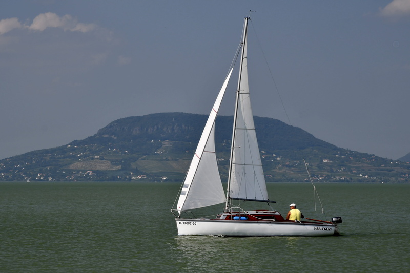 mode of transportation, 4K, port, transportation, waterfront, beauty in nature, yacht, travel, day, sailing, nature, sea, pole, mountain, sky, lake pine