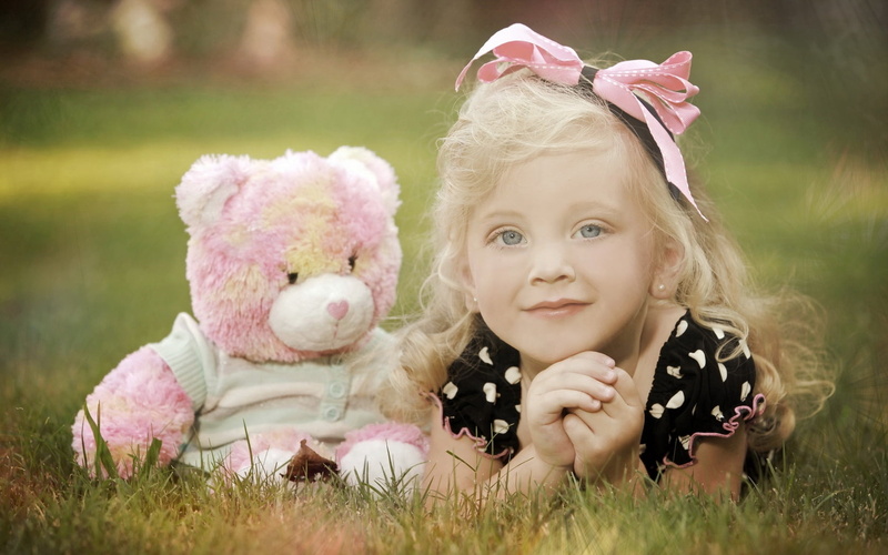 fun, portrait, smiling, day, one Person, teddy Bear, springtime, meadow, caucasian Ethnicity, dress, beautiful, innocence, beauty, 720P, people, females