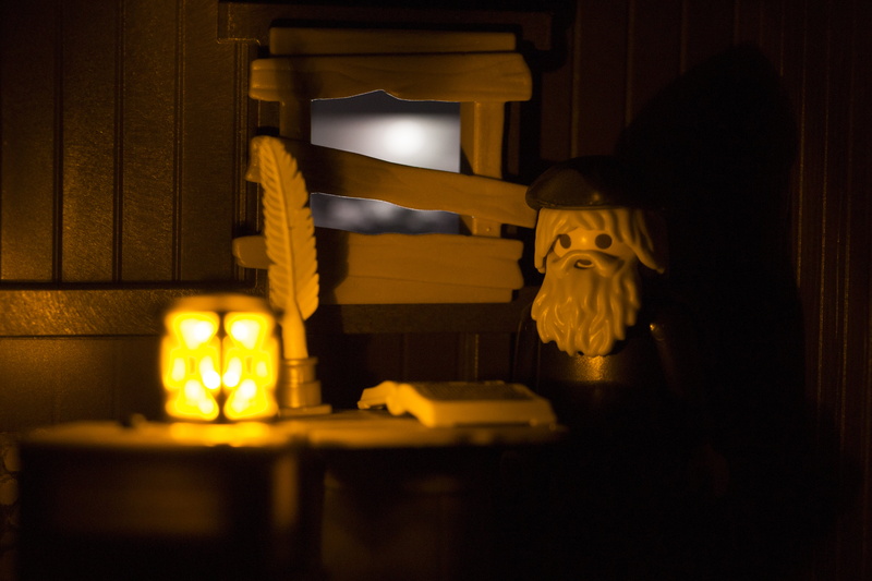 books, Playmobil, night, 5K, Leonardo da Vinci
