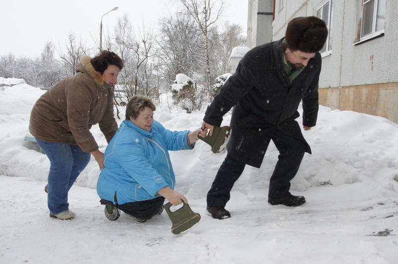 clothing, disabled, real people, people, son, group of people, 4K, females, care, men, snow, cold temperature, togetherness, full length, family, russia