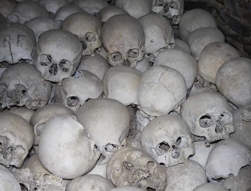 white, backgrounds, calancatal, southern switzerland, 2K, still life, crypt, skull and crossbones, human skull, large group of objects, human skeleton