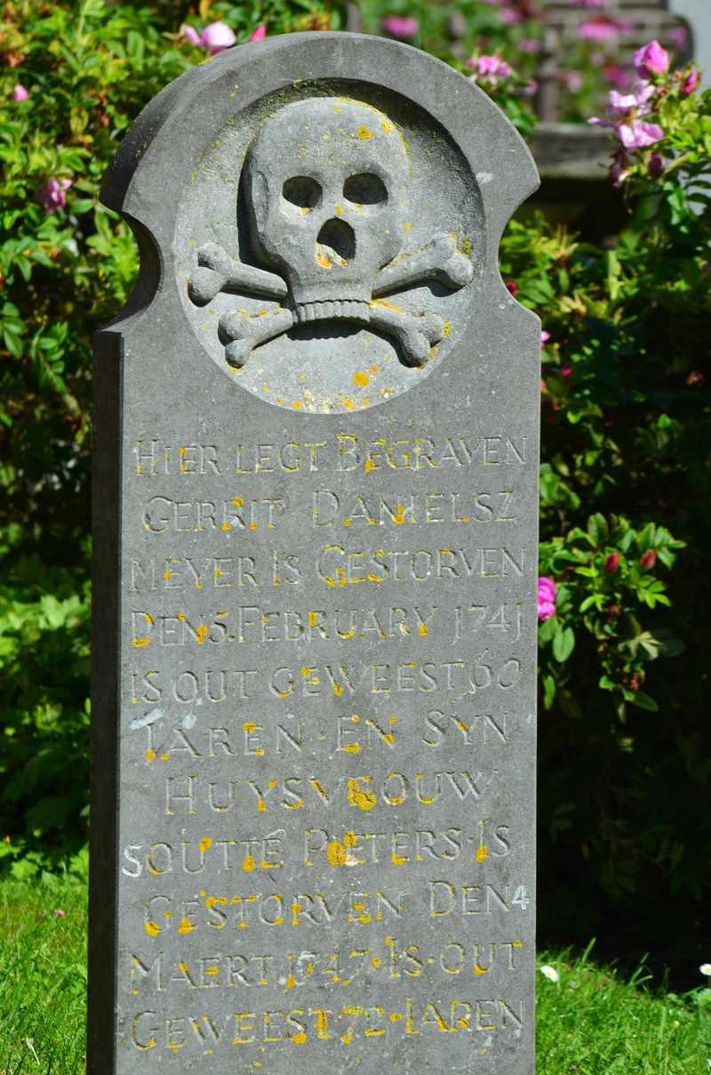 religion, old, outdoors, death, carving, art and craft, sailors, whalers cemetery, no people, close-up, nature, borkum, day, representation, island, flowering plant