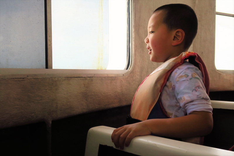 childhood, casual clothing, looking away, 1080P, day, looking, real people, childrens, window, man, sitting, side view, seat, dream, innocence, child