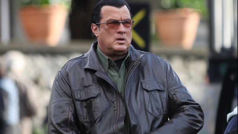 2K, posture, Director, Steven Seagal, pose, background, actor, glasses