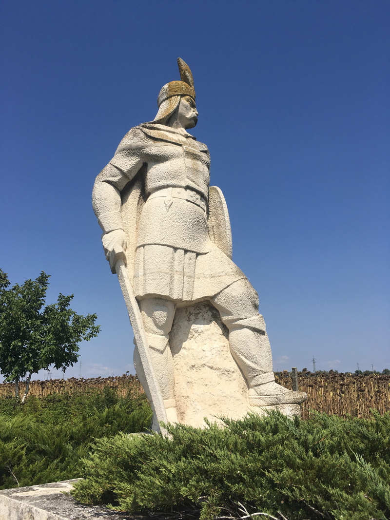 no people, sculpture, revolutionist, 4K, plant, representation, soldier, art and craft, architecture, statue, outdoors, sunlight, sky, human representation