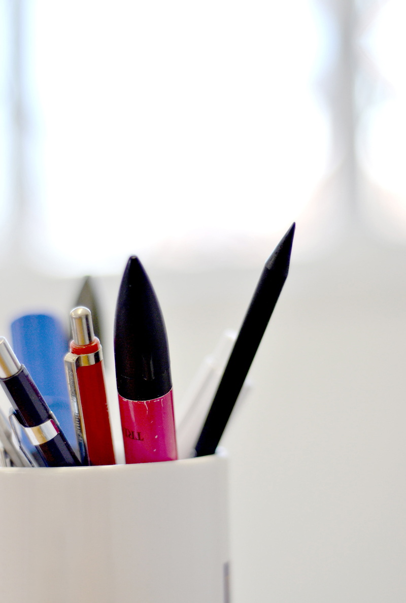 art and craft equipment, assorted, education, 4K, objects, writing instrument, writing, ceramic, container, fountain pen, still life, group of objects