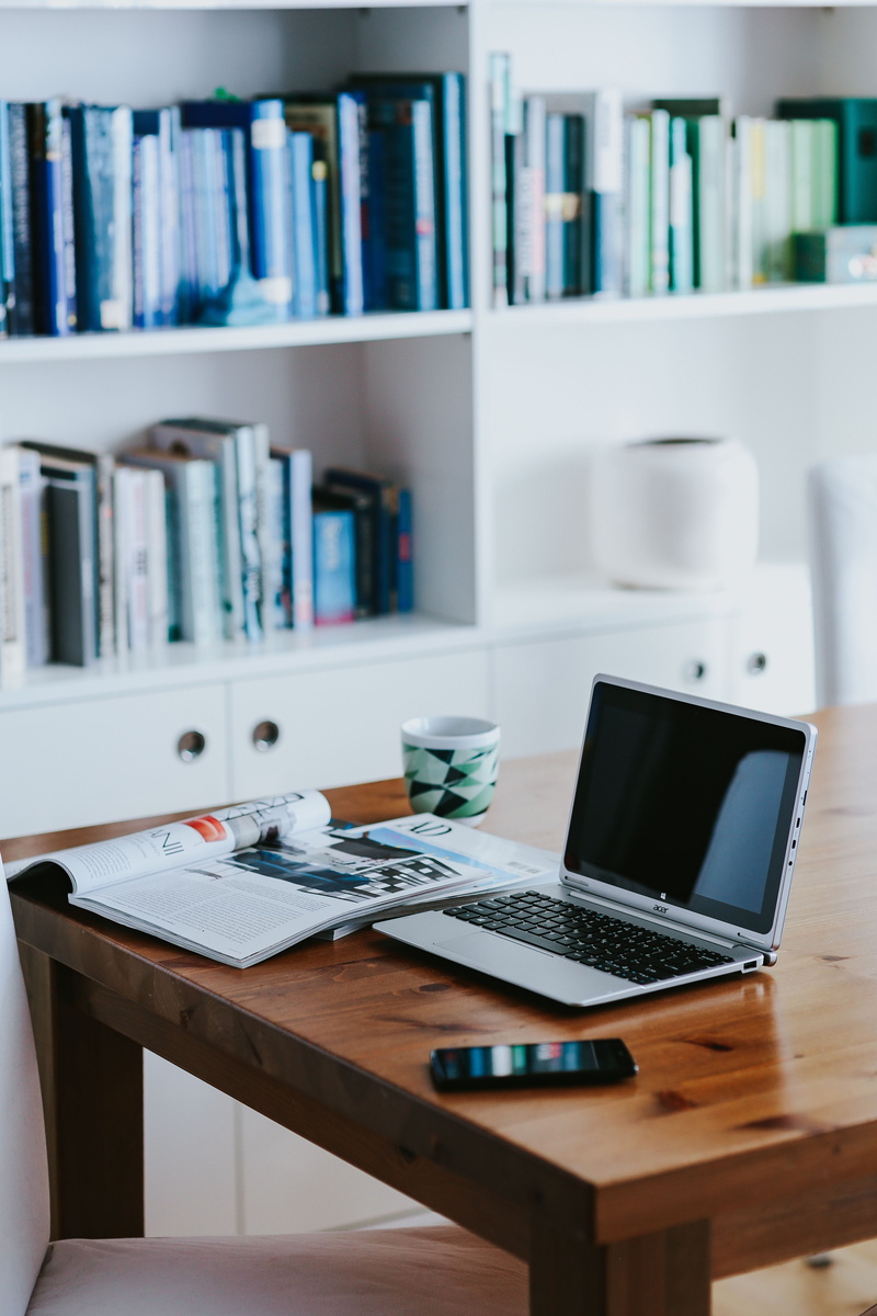 table, magazines, various, items, computer, laptop, furniture, Silver, education, indoors, modern, 5K, office, library, notebook, large group of objects