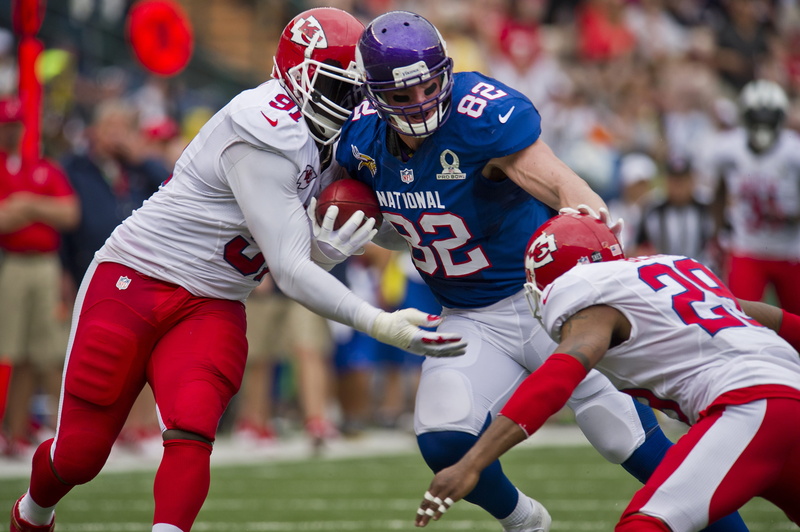 stadium, athlete, espn, pro bowl, rivalry, team, red, competition, mnf, sportsman, action, 4K, runner, ball, professional, still, american football - ball