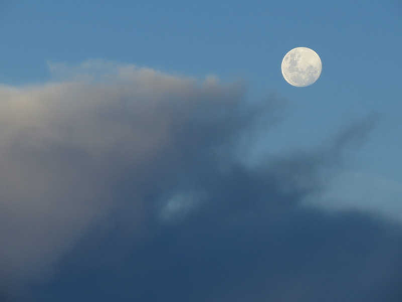 beauty in nature, backgrounds, sky, circle, astronomy, astrology, full moon, scenics - nature, clouds, incra 9, planetary moon, blue, night, tranquil scene