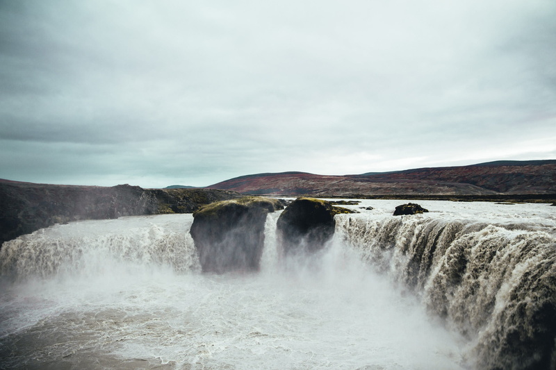 2K, movement, flow, Flowing, day, turbulent, non-urban scene, Spray, power in nature, forming, current, Cold, sky, Mountain, river, Mist, vertical, white