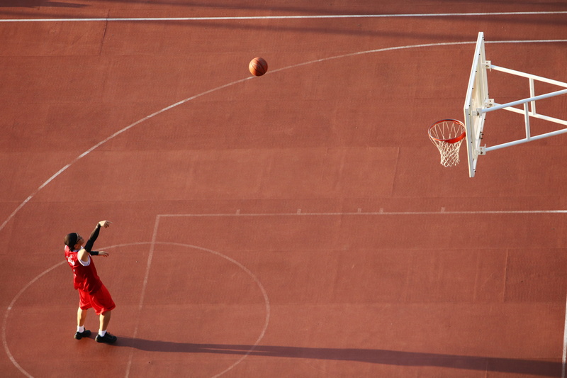 arms raised, basketball ball, basketball - sport, taking a shot - sport, ball, 5K, athlete, man, vitality, basketball, sportsman, basketball hoop, clothing