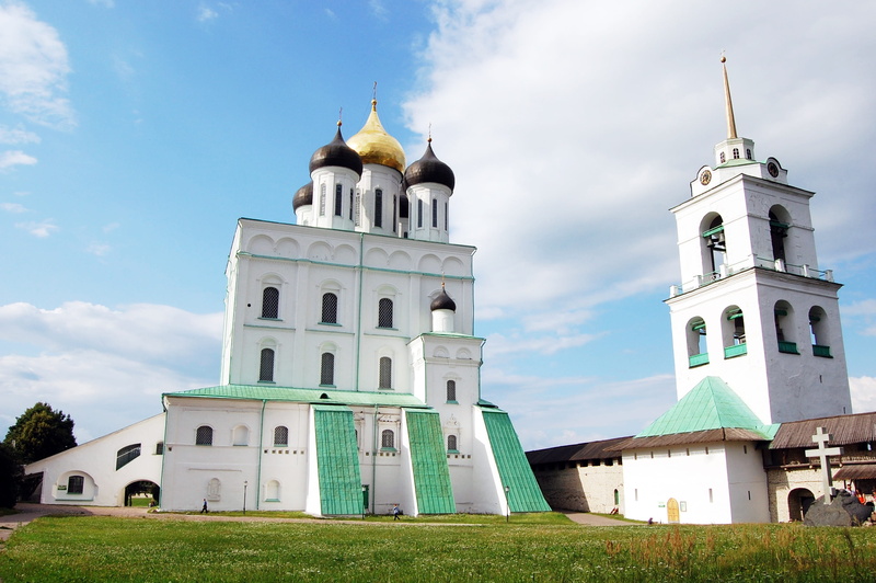 architecture, religion, pskov, 2K, sky, building exterior, low angle view, nature, built structure, summer, spirituality, church, tower, building, temple