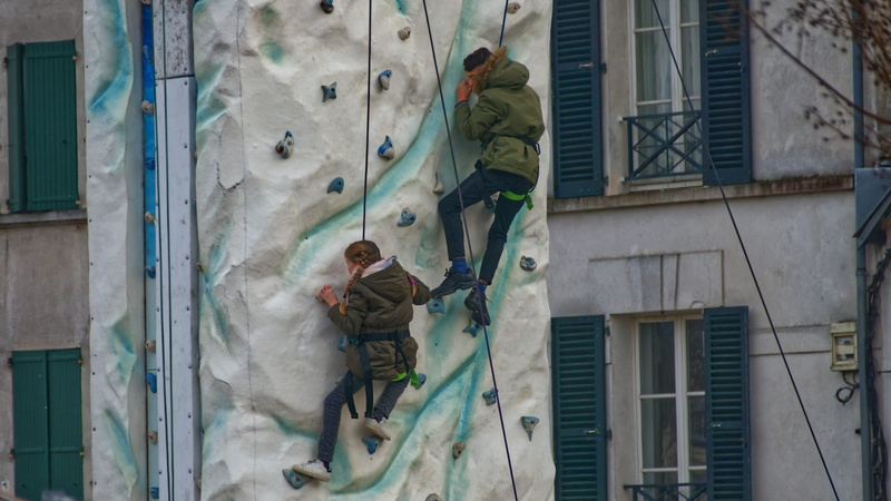 safety harness, 2 rue du chemin de fer, lagny-sur-marne, people, men, climbing, standing, occupation, protection, built structure, headwear, adult, males