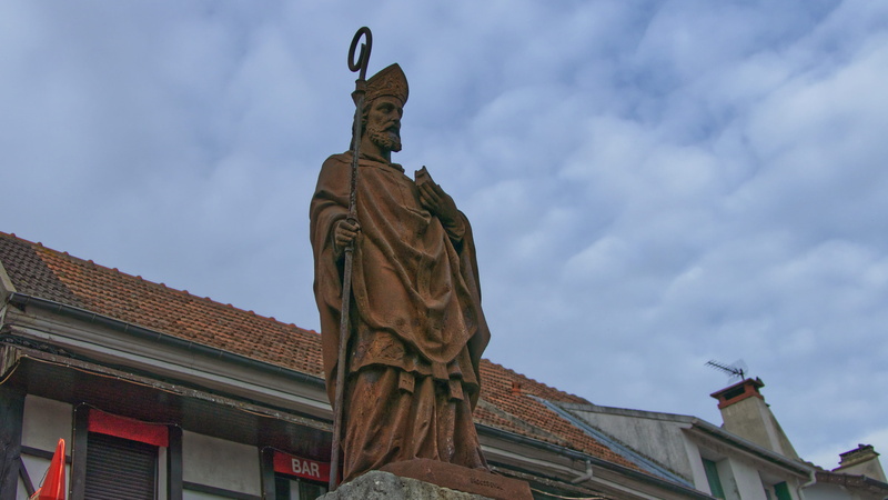 statue, no people, archaeology, representation, figurine, person, france, religion, slate, sky, travel destinations, craft, 5K, built structure, ornate