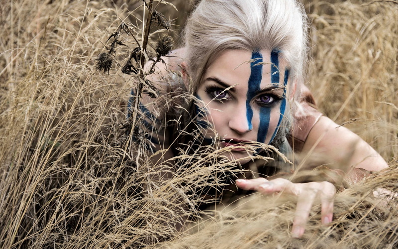 hair, women, striped, hairstyle, lying down, adult, nature, fashion, Game of Thrones, tattoo, looking at camera, beautiful woman, 2K, cosplay, grass, face