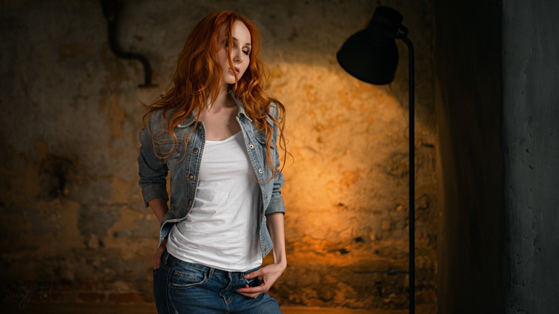 Anna Boevaya, beautiful woman, 1080P, jeans, contemplation, young adult, long hair, casual clothing, portrait, standing, redhead, adult, looking, beauty