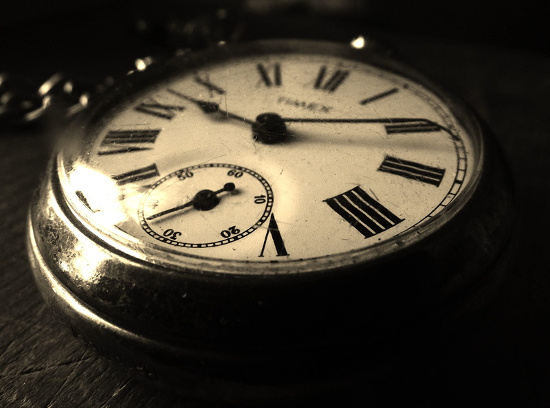 pocket watch, gray, pocket, selective focus, old-fashioned, indoors, accuracy, close-up, Watch, clock hand, Vintage, Wind Up, clockwork, time, instrument of time