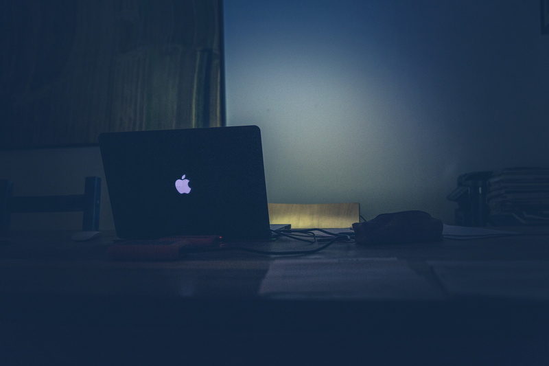 wireless technology, home office, desk, screen, notebook, 5K, still life, laptop computer, apple, software, dark, indoors, electronics, internet, computer network