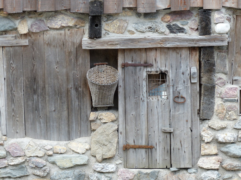 wood - material, outdoors, wall, on the wrong track, shield, day, decline, abandoned, tyrol, old, museum, wall - building feature, no people, deterioration