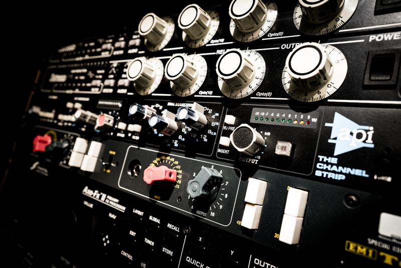 technology, tuner, arts culture and entertainment, sound system, control, no people, broadcasting, knob, music, control panel, deck, large group of objects