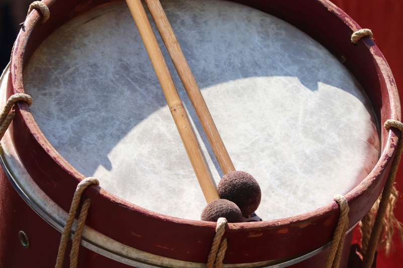 drum - percussion instrument, wood - material, still life, rhythm, tympanic membrane, occurs, high angle view, close-up, drumstick, percussion instrument