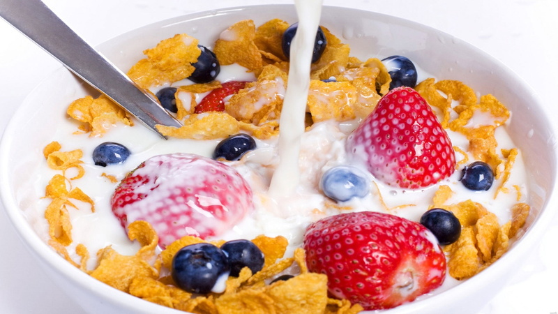 organic, freshness, ready-to-eat, healthy Eating, dessert, dish, healthy Lifestyle, spoon, temptation, snack, white, vegetarian Food, breakfast, fruit