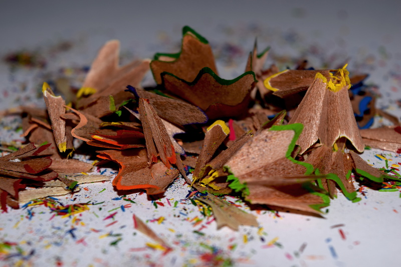 leaf, selective focus, still life, nature, wooden, bits, shape, macro, multi Colored, brown, closeup, pencil, trash, sharpening, white, sharpened, plant part