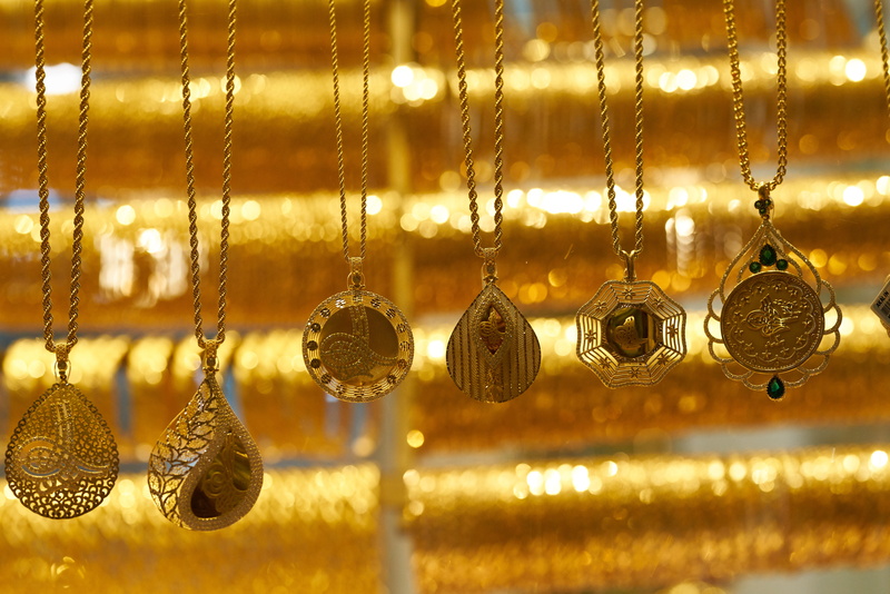 wealth, expensive, 8K, side by side, shiny, symbol, fortune, necklace, yellow, illuminated, economics, woman, focus on foreground, cash, stock market