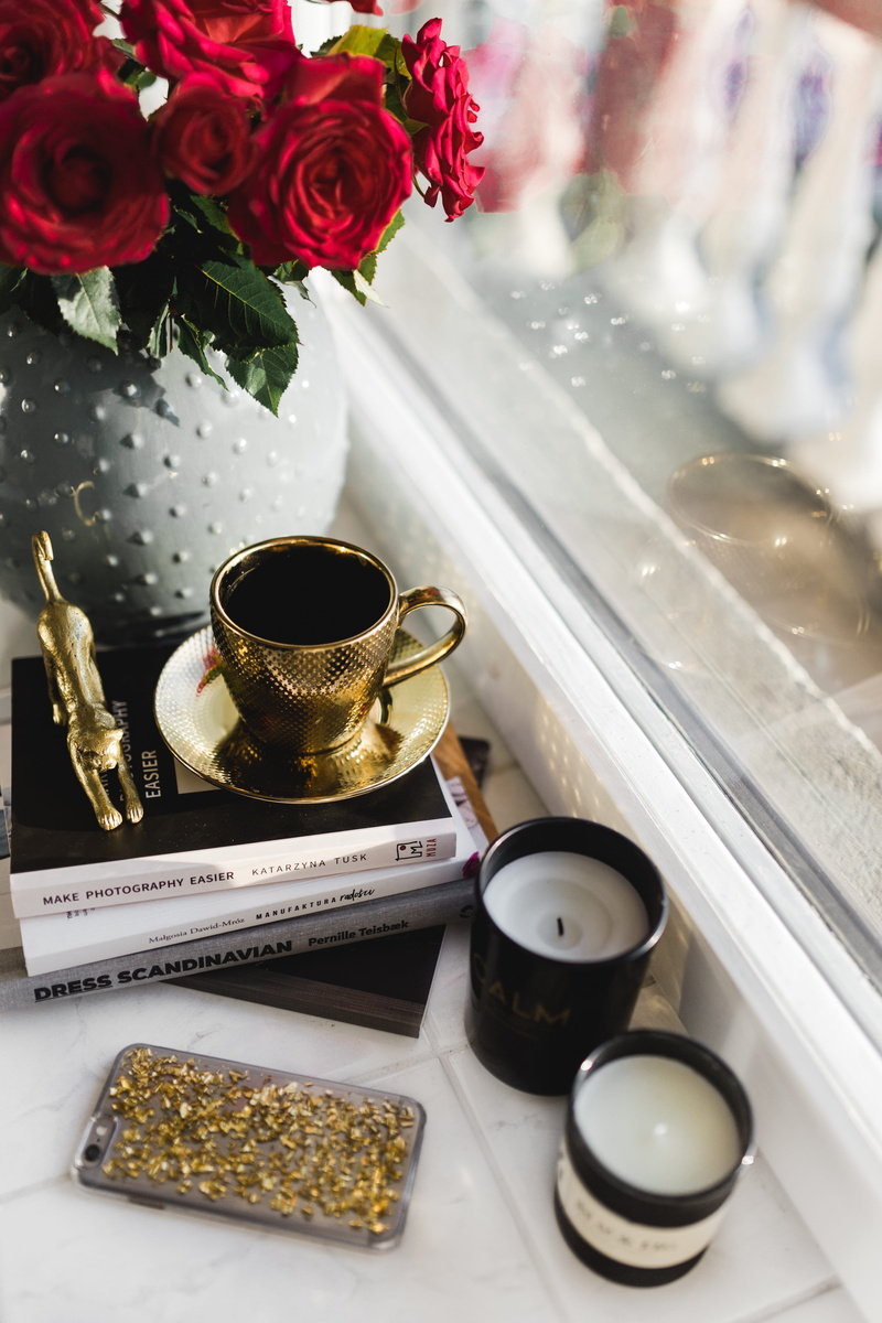 gold, tray, nature, table, books, coffee, decor, essentials, plant, beauty in nature, freshness, indoors, bouquet, tea cup, flower, flowers, candles, home decor
