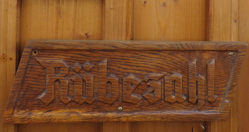 food and drink, fairy tales, backgrounds, 1080P, wood - Material, no people, pattern, indoors, craft, container, day, restaurant, wooden sign, text, carving - craft product