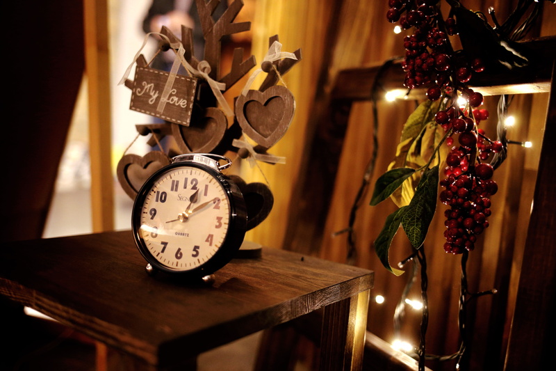 time, home interior, vintage, decoration, newyear, celebration, 5K, wood, house, still life, clock, hanging, indoors, christmas ornament, plant, clocks