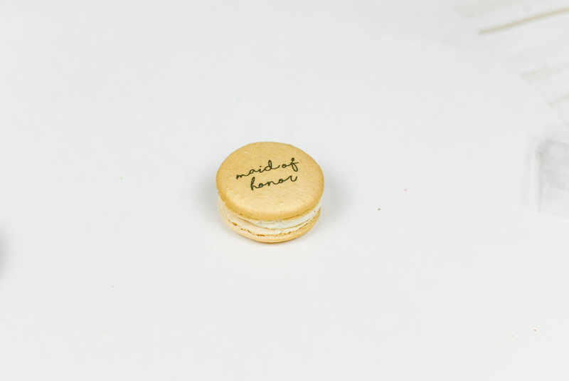 cookies, message, cookie, leaf, studio shot, number, still life, gold, freshness, communication, text, cork, brie, western script, confectionery, bride