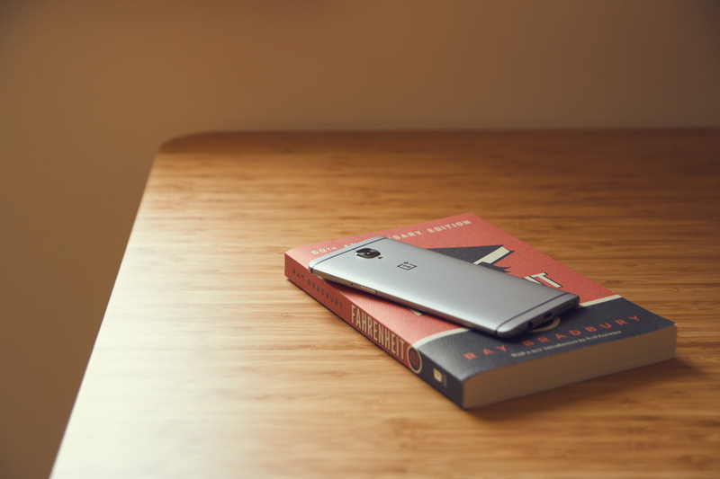 camera, focus on foreground, brown, technology, oneplus3, clean, selective focus, natural light, high angle view, portability, clean desk, communication