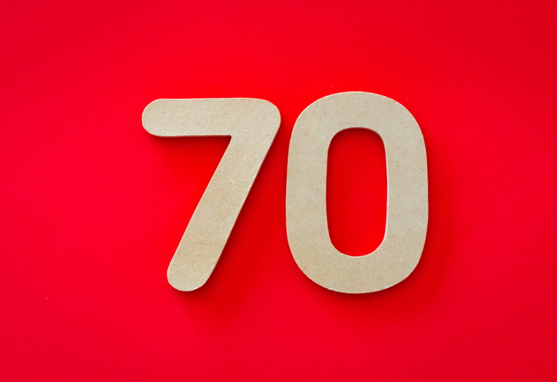 communication, 5K, letter, no people, simplicity, colored background, text, sign, number, close-up, red, colors, message, white color, cut out, red background