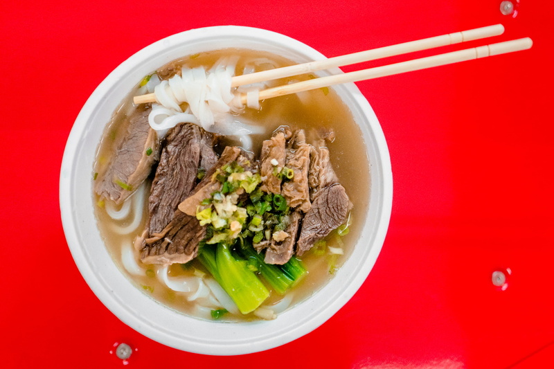 2K, ready-to-eat, japanese food, directly above, photography, colored background, plate, wellbeing, meal, meat, brisket, beef, freshness, red, chopsticks