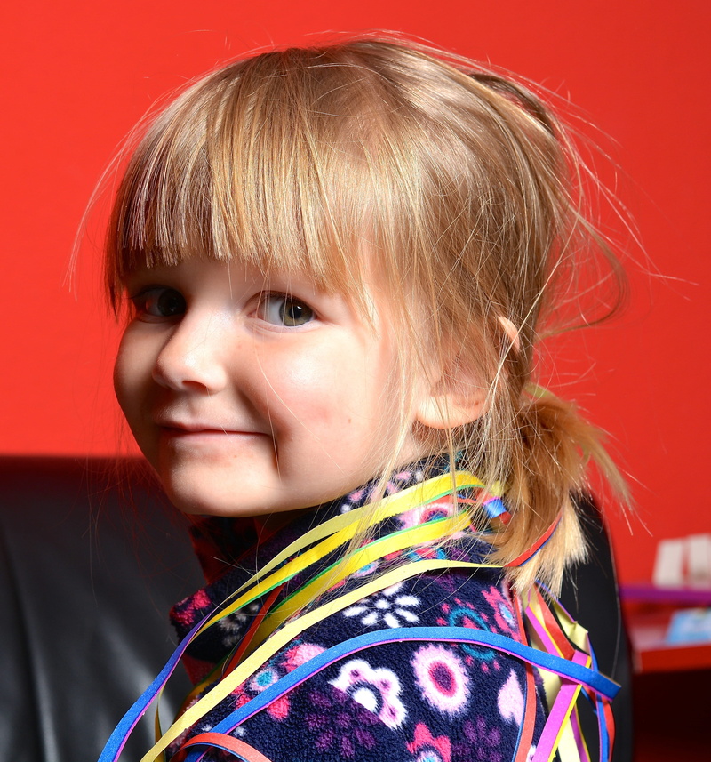 looking at camera, colour coded, blond hair, carnival, shirt, kindergarten, smiling, haired, streamer, girl, 4K, headshot, one person, blonde, blonde haired