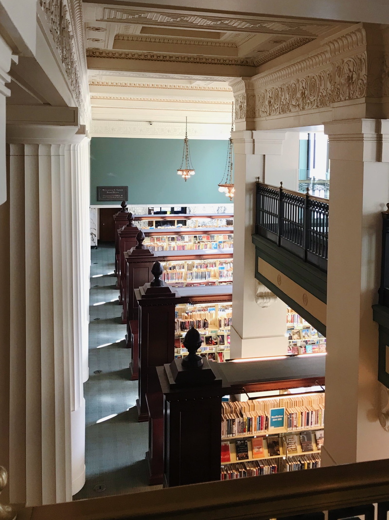 two people, leisure activity, lifestyles, books, matble, bookcase, handrail, indoors, people, rear view, read, day, business, retail, 2K, shopping, shop
