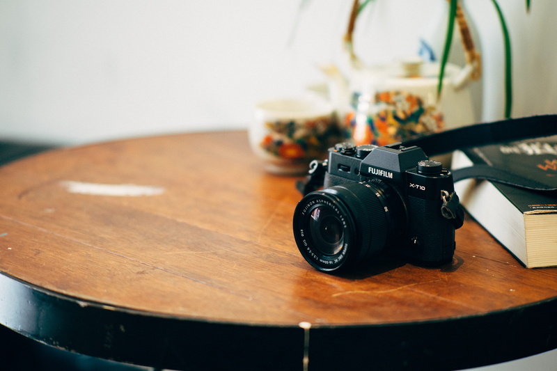 focus on foreground, activity, top, old, no people, arts culture and entertainment, dslr, retro Styled, close-up, table, fujifilm, equipment, photography Themes