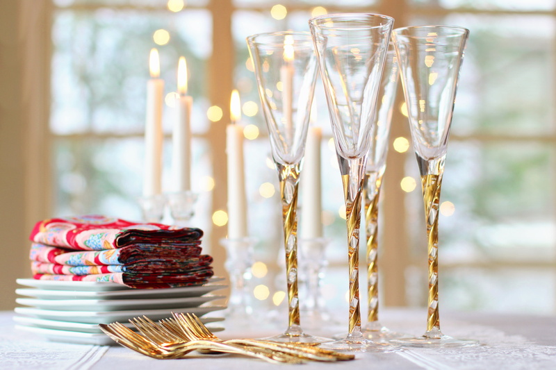 couple, elegance, gold gasses, cutlery, no people, 4K, container, silverware, glasses, sweet food, valentines napkins, dining, wine glasses, wealth, luxury