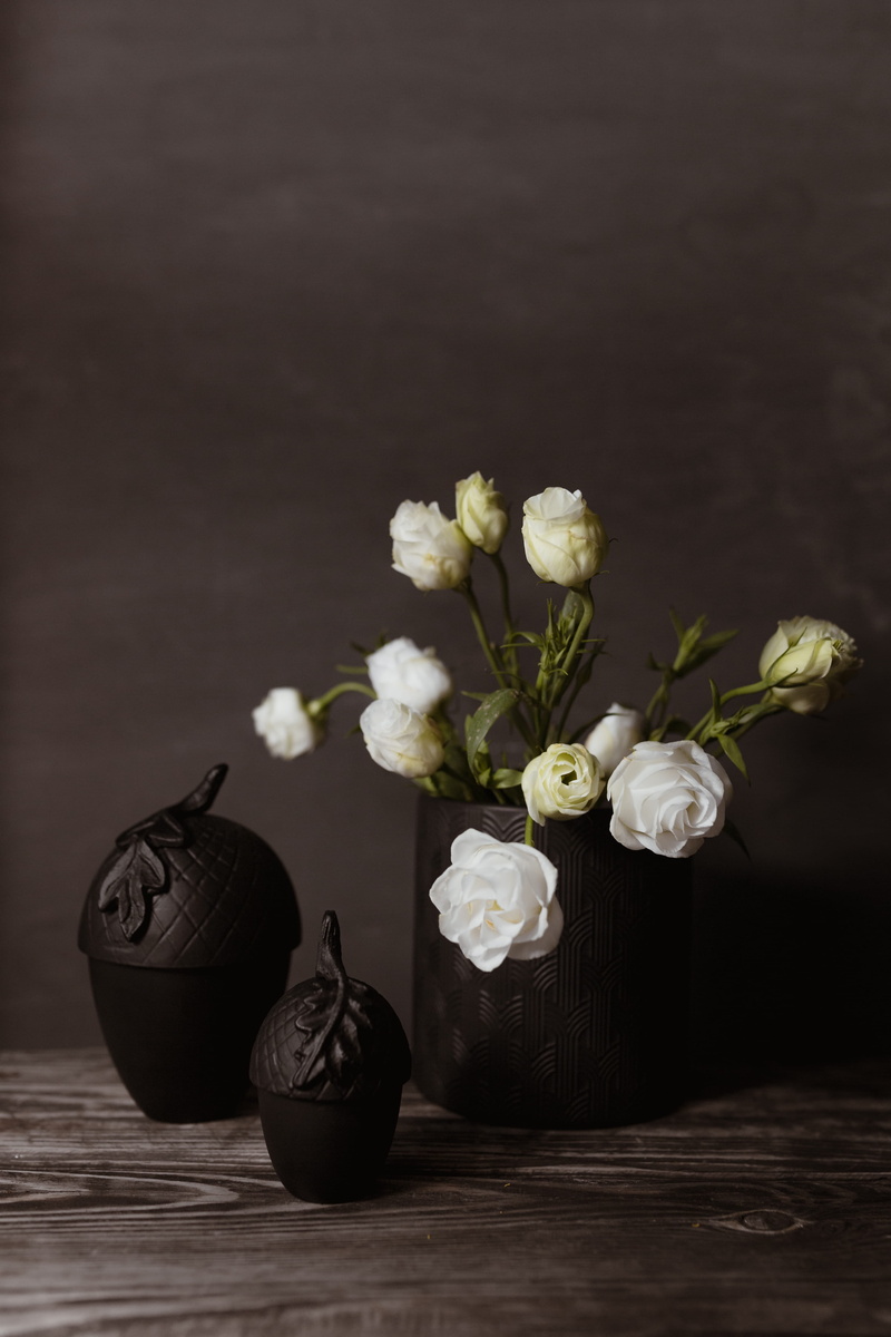 pumpkin, table, flower arrangement, freshness, flowering plant, 5K, wood - material, no people, still life, close-up, dark, inflorescence, bunch of flowers