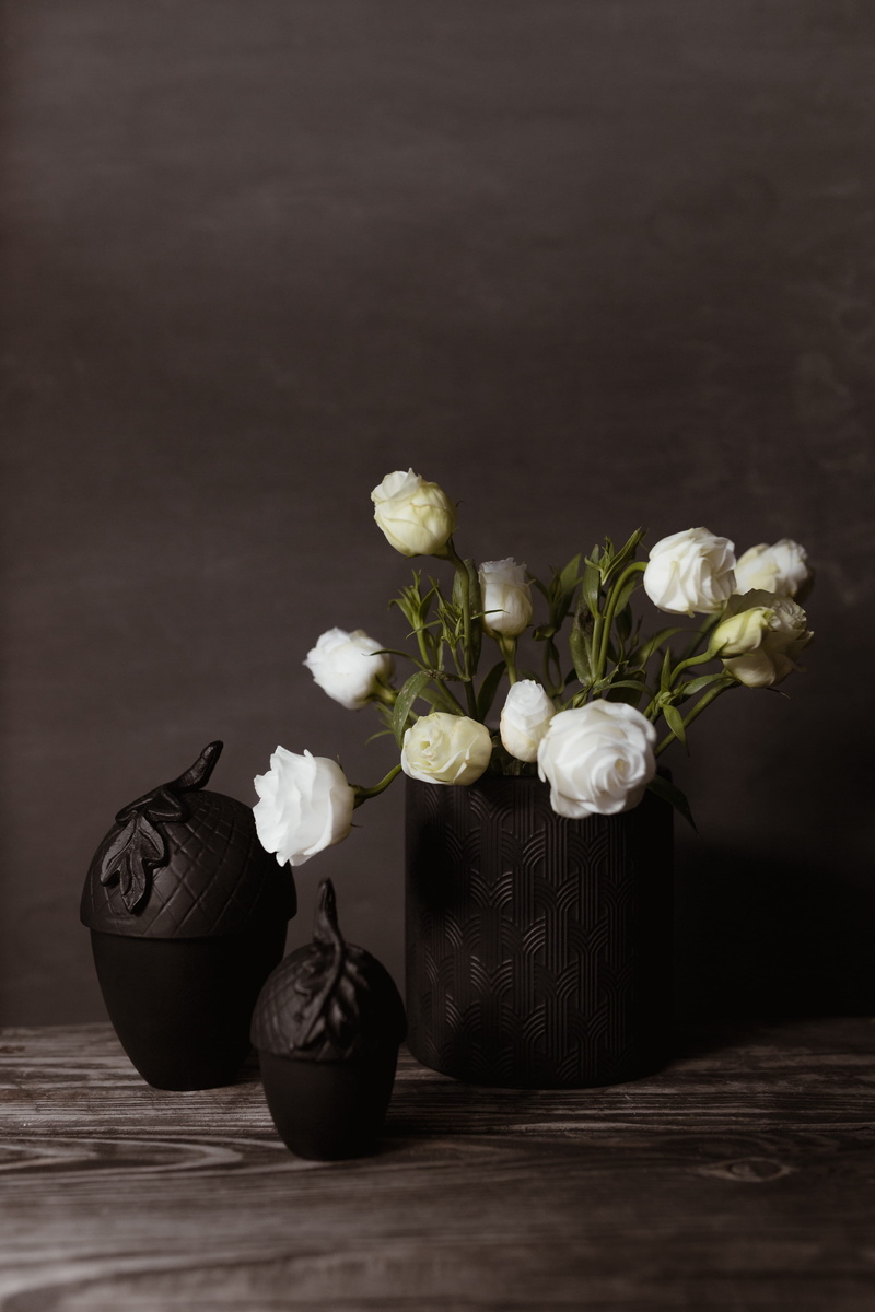 flower head, home decor, fragility, leaf, flower, inflorescence, decorations, flowering plant, table, indoors, still life, 5K, white pumpkin, freshness