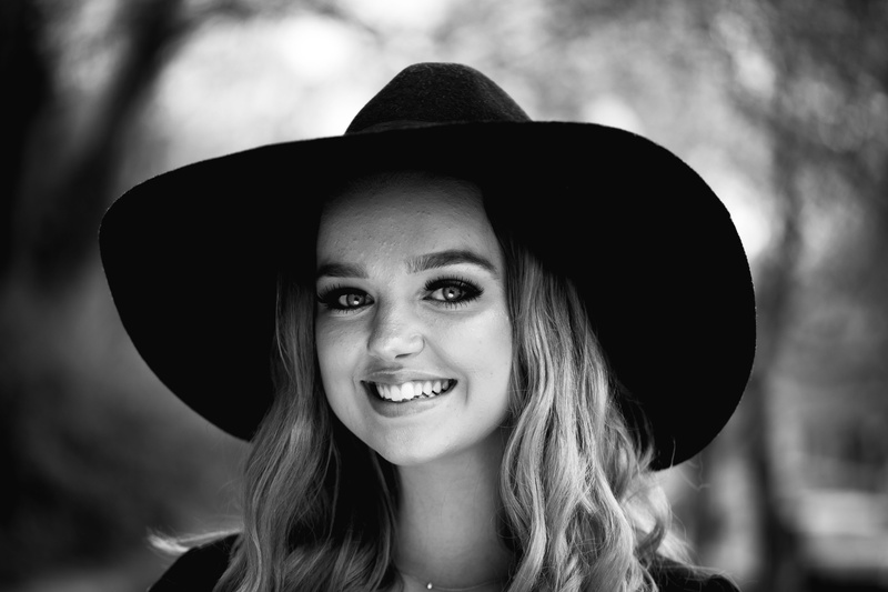 4K, salt lake city, focus on foreground, eyes, adult, emotion, hairstyle, front view, summer, looking at camera, clothing, headshot, beautiful woman, one person
