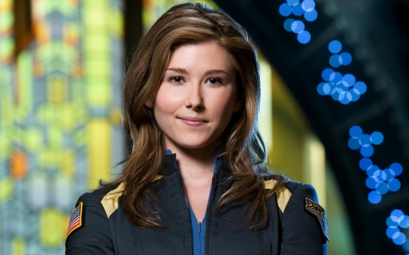 happiness, focus on foreground, 1080P, looking, hairstyle, headshot, front view, adult, brown hair, one person, looking at camera, young adult, emotion