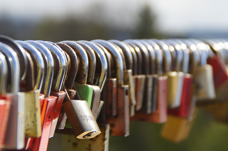 fence, hanging, series, love symbol, Romance, connectedness, series of the dance, capping, loyalty, large group of objects, friendship locks, metal, abundance