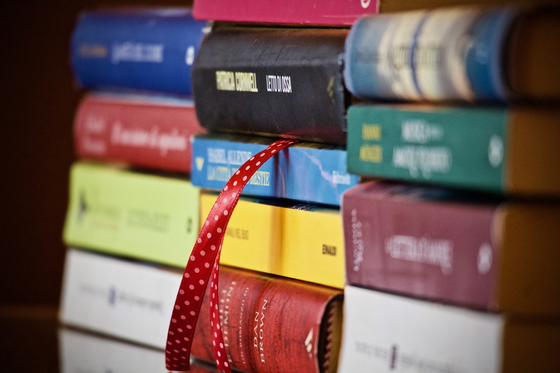 no people, 5K, business, close-up, corporate business, group of objects, selective focus, education, order, large group of objects, book, shelf, container