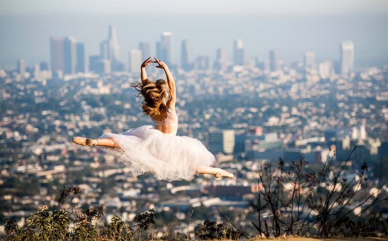 5K, tranquil Scene, outdoors, smiling, freedom, beautiful, balance, carefree, healthy Lifestyle, Pointe shoes, adult, architecture, cityscape, ballet