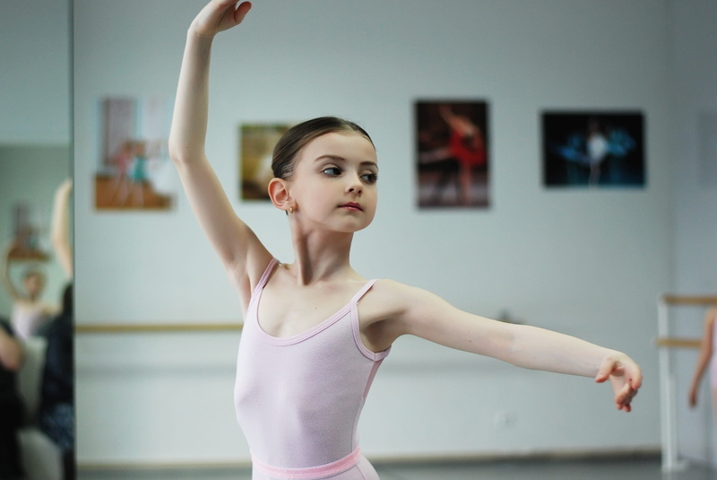 human arm, skill, human body part, girl, one person, class, limb, ballet, practicing, sports, active, women, teenager, elegance, lifestyles, ballet dancer