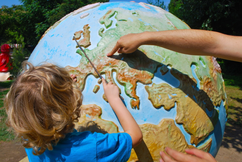 boy, teaching, 4K, blue, child, nature, people, human body part, lesson, world, map, leisure activity, education, europe, offspring, t, women, responsibility