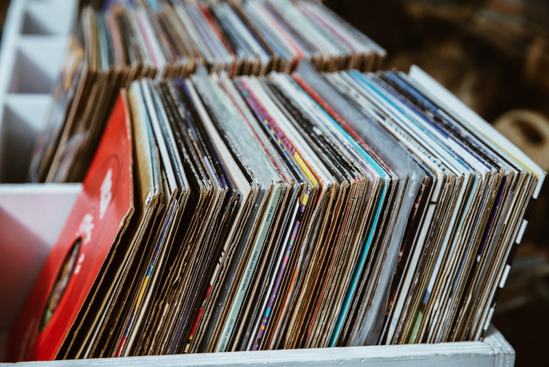 photo, business, no people, close-up, Music, in a row, indoors, large group of objects, shelf, order, book, the past, Creative, education, history, Colourful