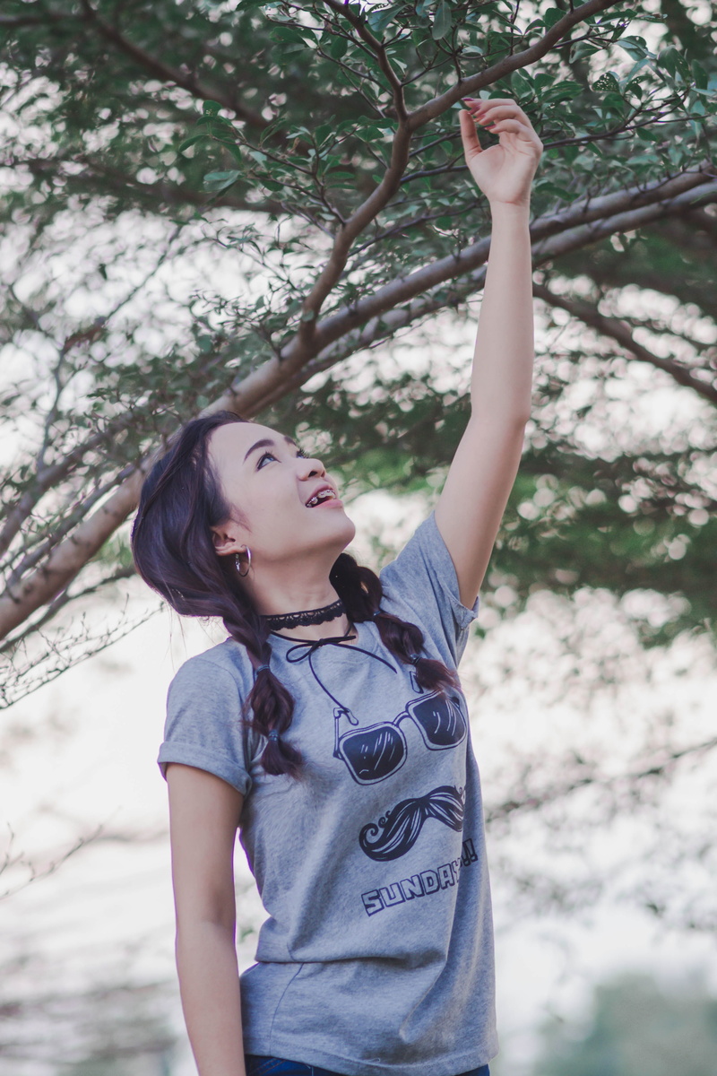 focus on foreground, leisure activity, pre-adolescent child, beautiful smile, pretty, braces, child, young women, females, tourism, cute, smile, woman